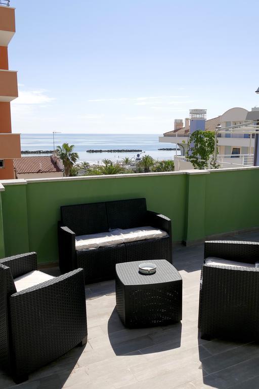 Hotel Desiree San Benedetto del Tronto Exterior foto