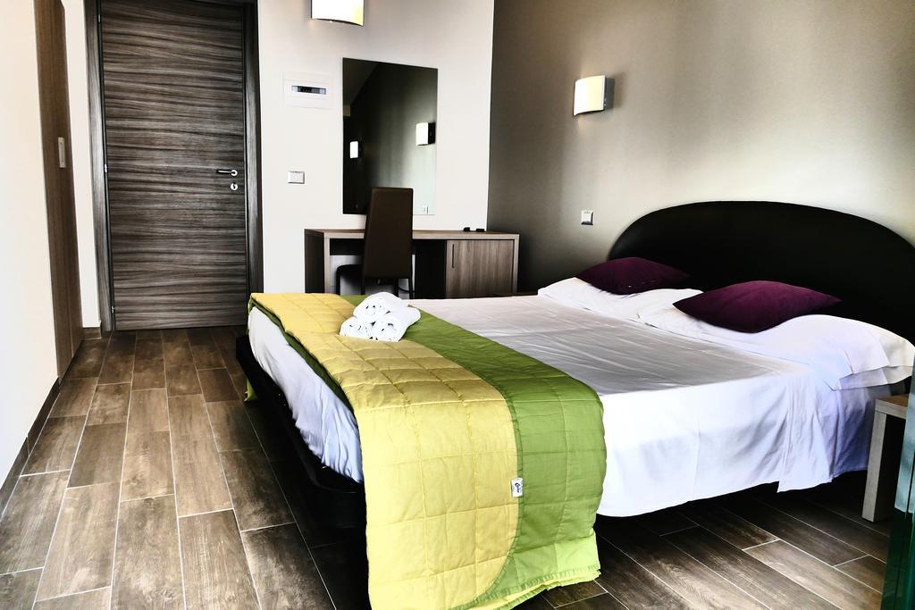 Hotel Desiree San Benedetto del Tronto Exterior foto