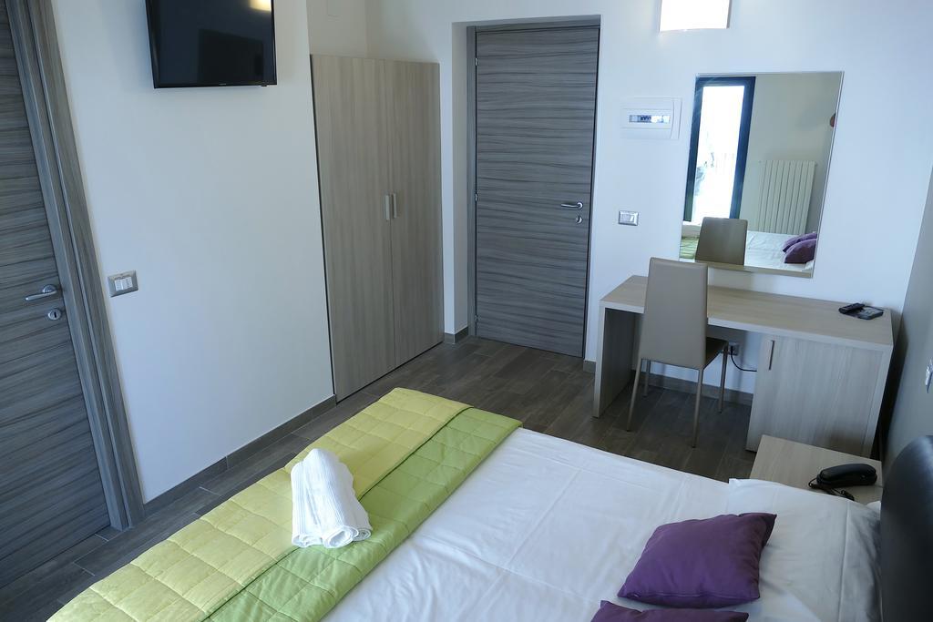 Hotel Desiree San Benedetto del Tronto Exterior foto