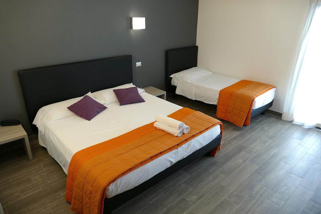 Hotel Desiree San Benedetto del Tronto Exterior foto