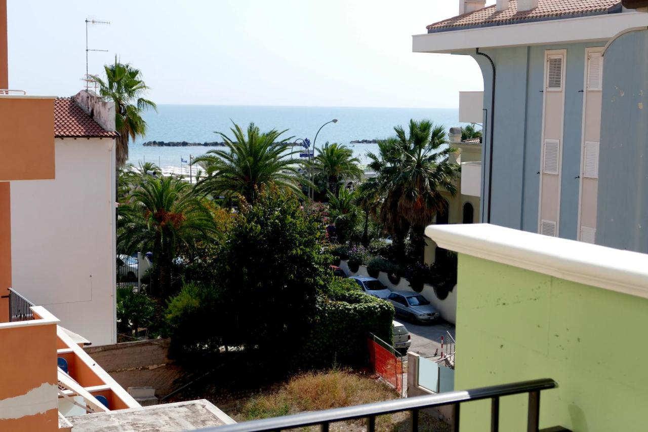 Hotel Desiree San Benedetto del Tronto Exterior foto